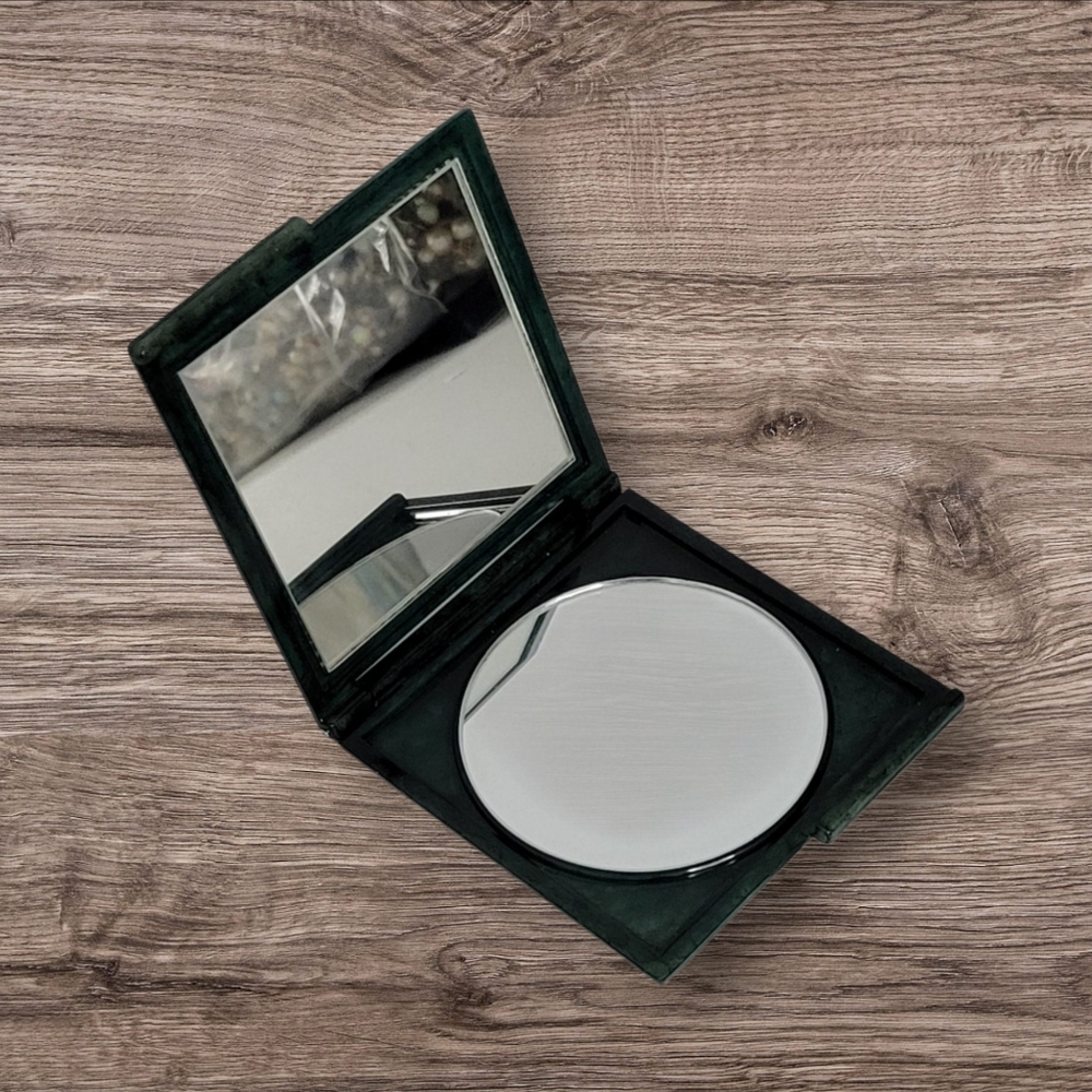 ▪︎Compact Mirror - Picture 3 of 5
